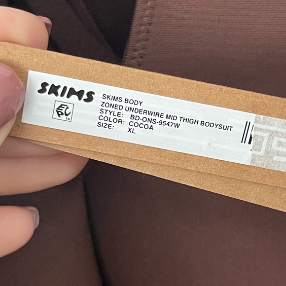 SKIMS BODY ZONED UNDERWIRE MID THIGH BODYSUIT Sz XL BD-ONS-9547W Cocoa Brown - Picture 4 of 5